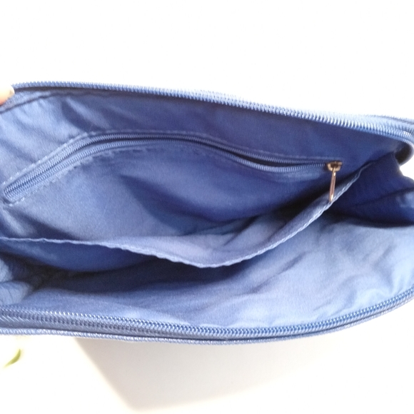 Liz Claiborne 10"x 8.5" Padded Tablet Sleeve. Liz Claiborne Padded Tablet Case. - Picture 4 of 6